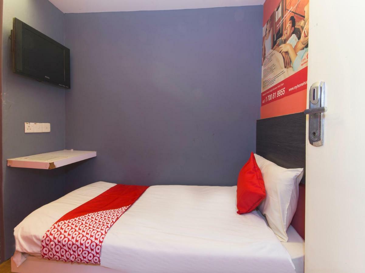 Oyo 996 My Home Hotel Cheras Selatan Exterior photo