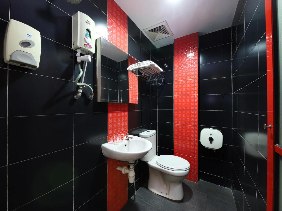 Oyo 996 My Home Hotel Cheras Selatan Exterior photo